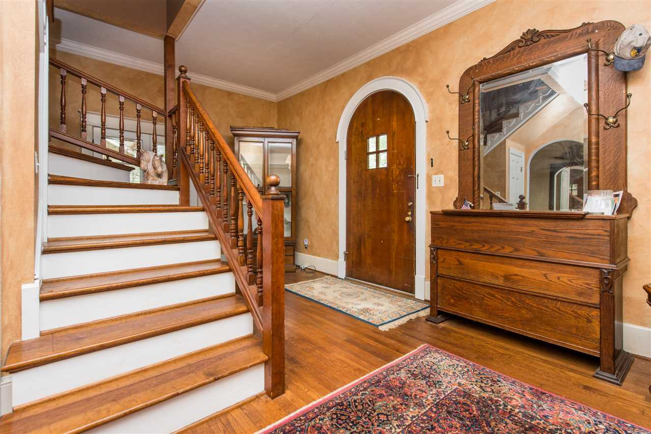 2216 Creston Road Raleigh, NC 27608 - Photo 3 of 21 Entry