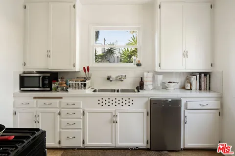 $3,400,000 | 608 Westminster Avenue, Venice, CA 90291