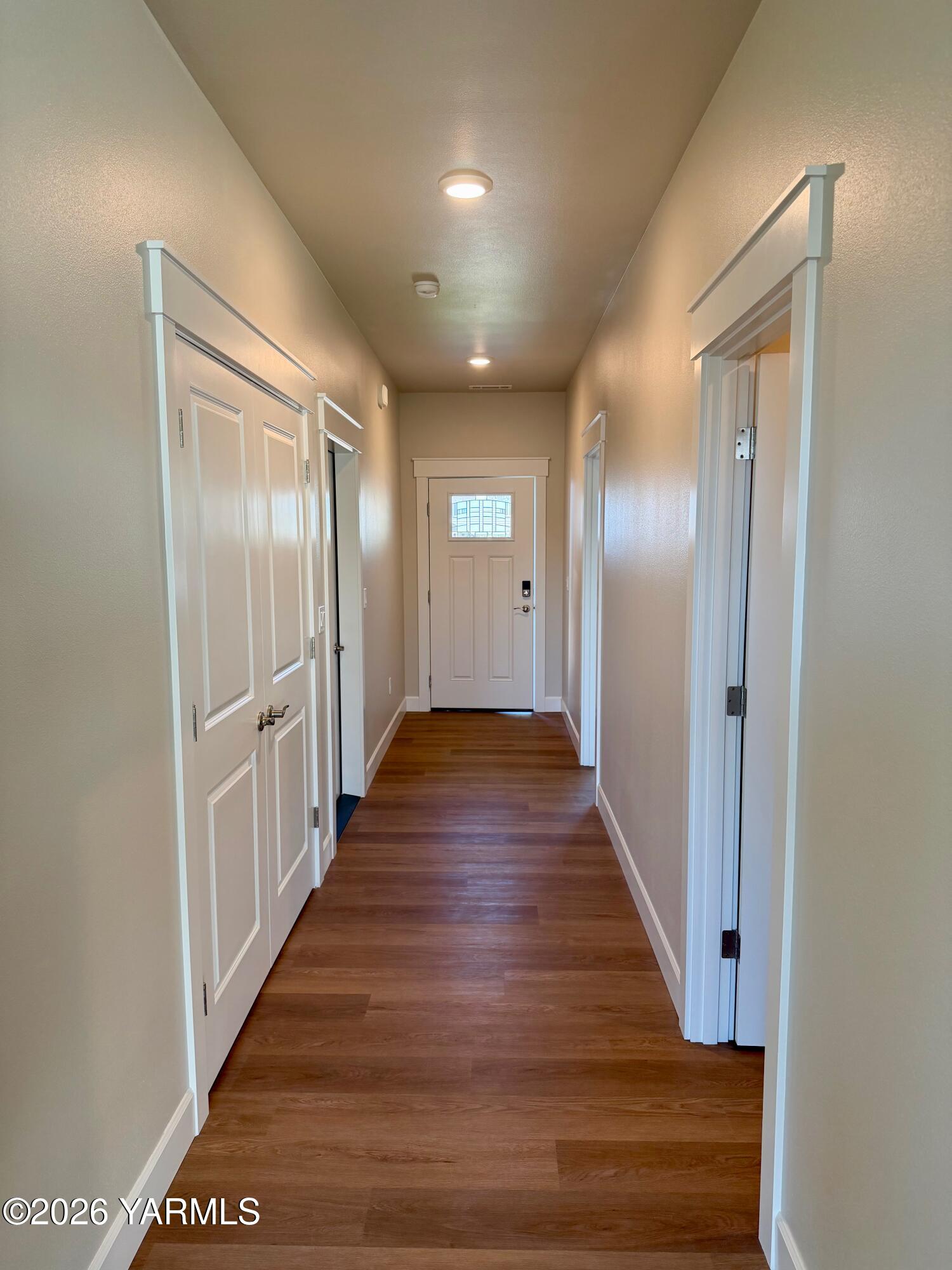 5912 Crestfields Road Yakima, WA 98903 - Photo 17 of 29 hallway