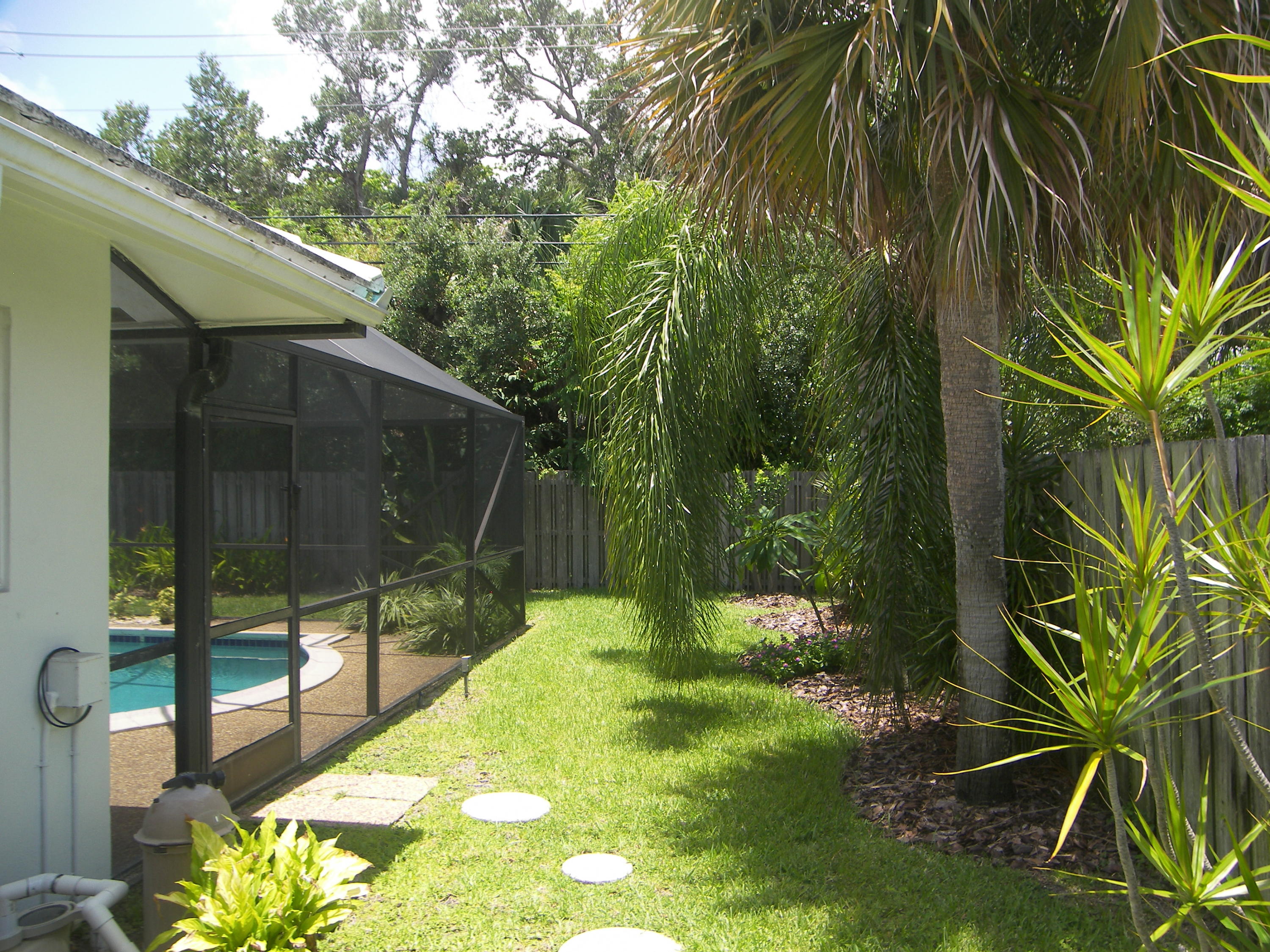 1365 Southwest 12th Avenue Boca Raton, FL 33486 - Photo 36 of 36 Side Yard