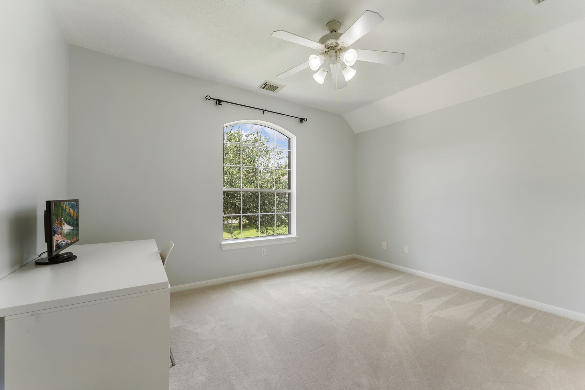 6643 Knollbridge Lane Spring, TX 77379 - Photo 24 of 50 All bedrooms feature ceiling fans and nice outdoor views.