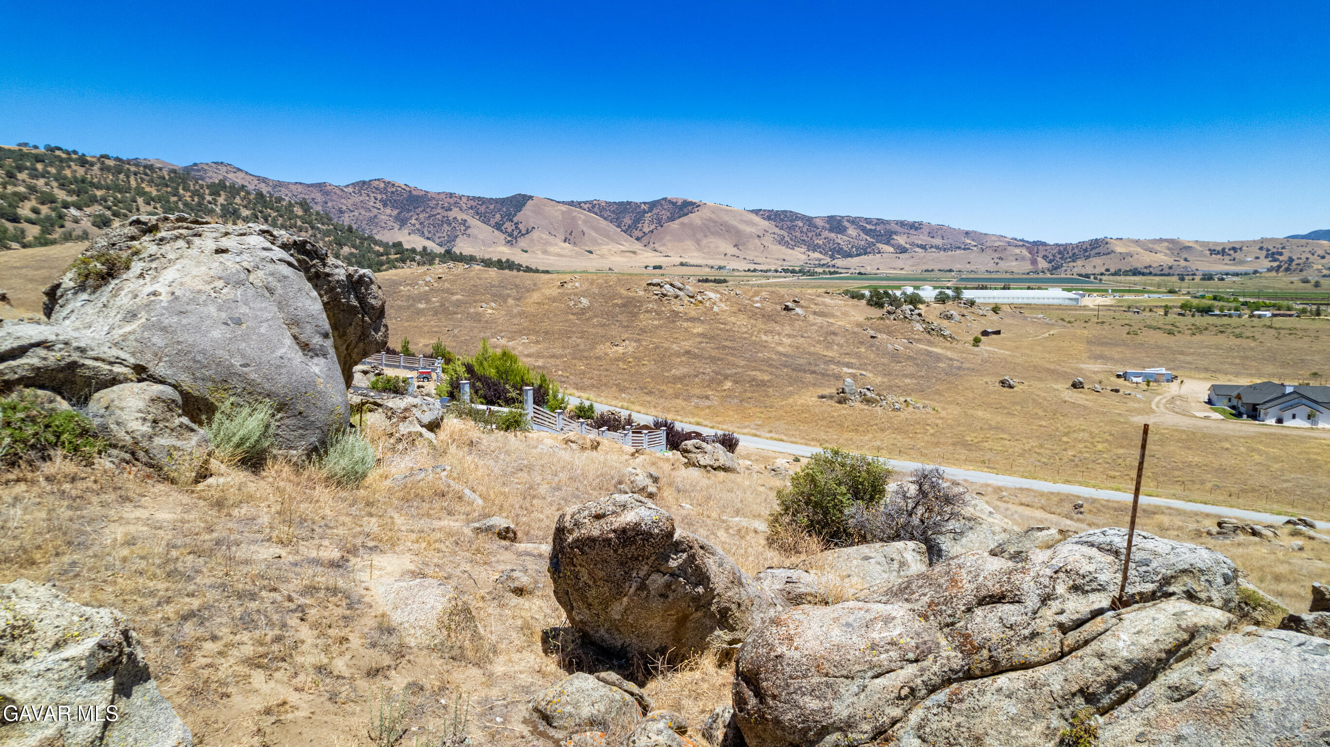 Castle Gate Drive Tehachapi, CA 93561 - Photo 12 of 16 11