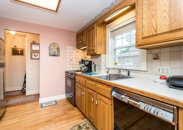 6 Wilmot Road Waltham, MA 02453 - Photo 4 of 16 Gallery Image 4