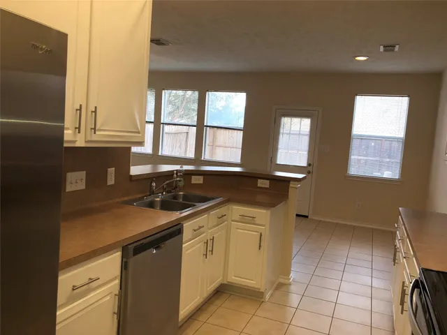 $2,150 | 5639 Stonecloud Lane, Katy, TX 77494