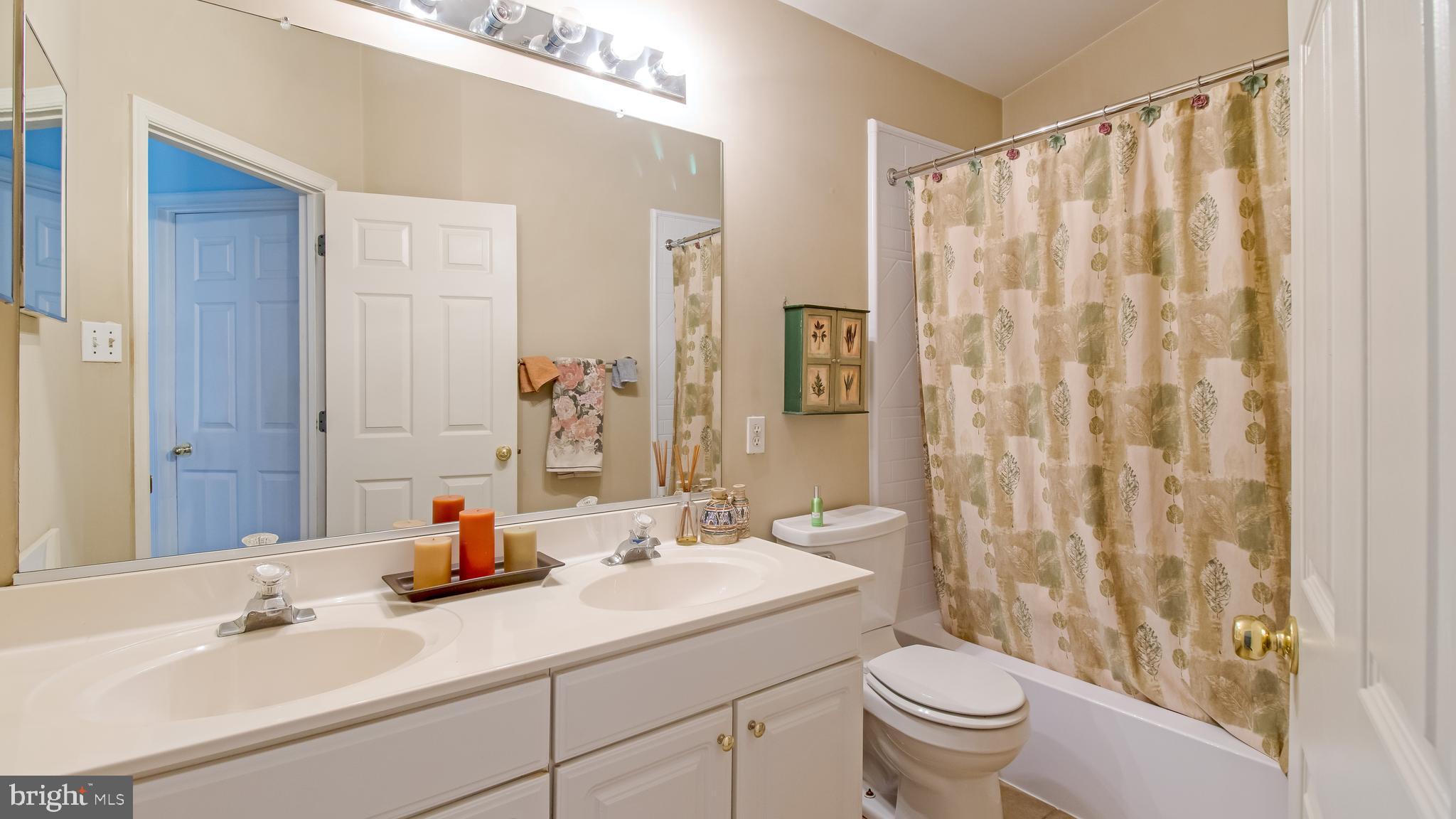 9621 Utica Place Springdale, MD 20721 - Photo 22 of 42 Hall Bath