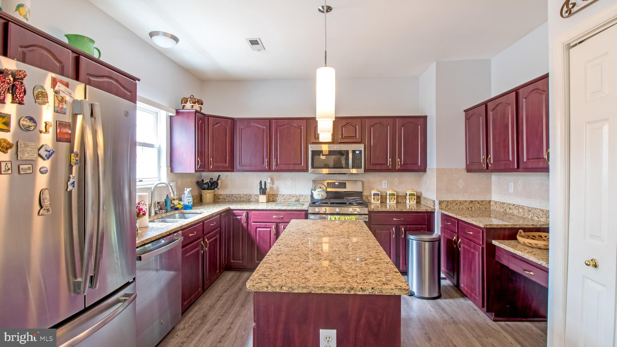 9621 Utica Place Springdale, MD 20721 - Photo 8 of 42 Kitchen