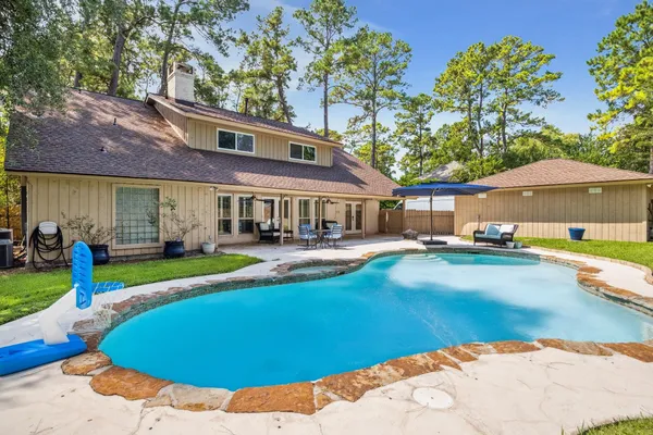 $462,000 | 2007 7 Oaks Drive, Kingwood, TX 77339