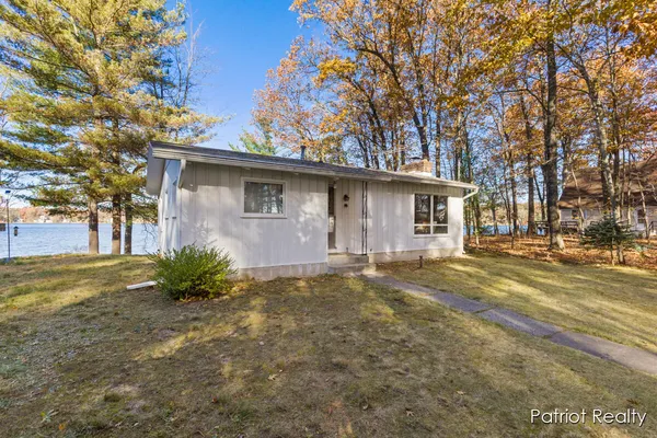 $699,900 | 8995 Deer Point Drive, Newaygo, MI 49337