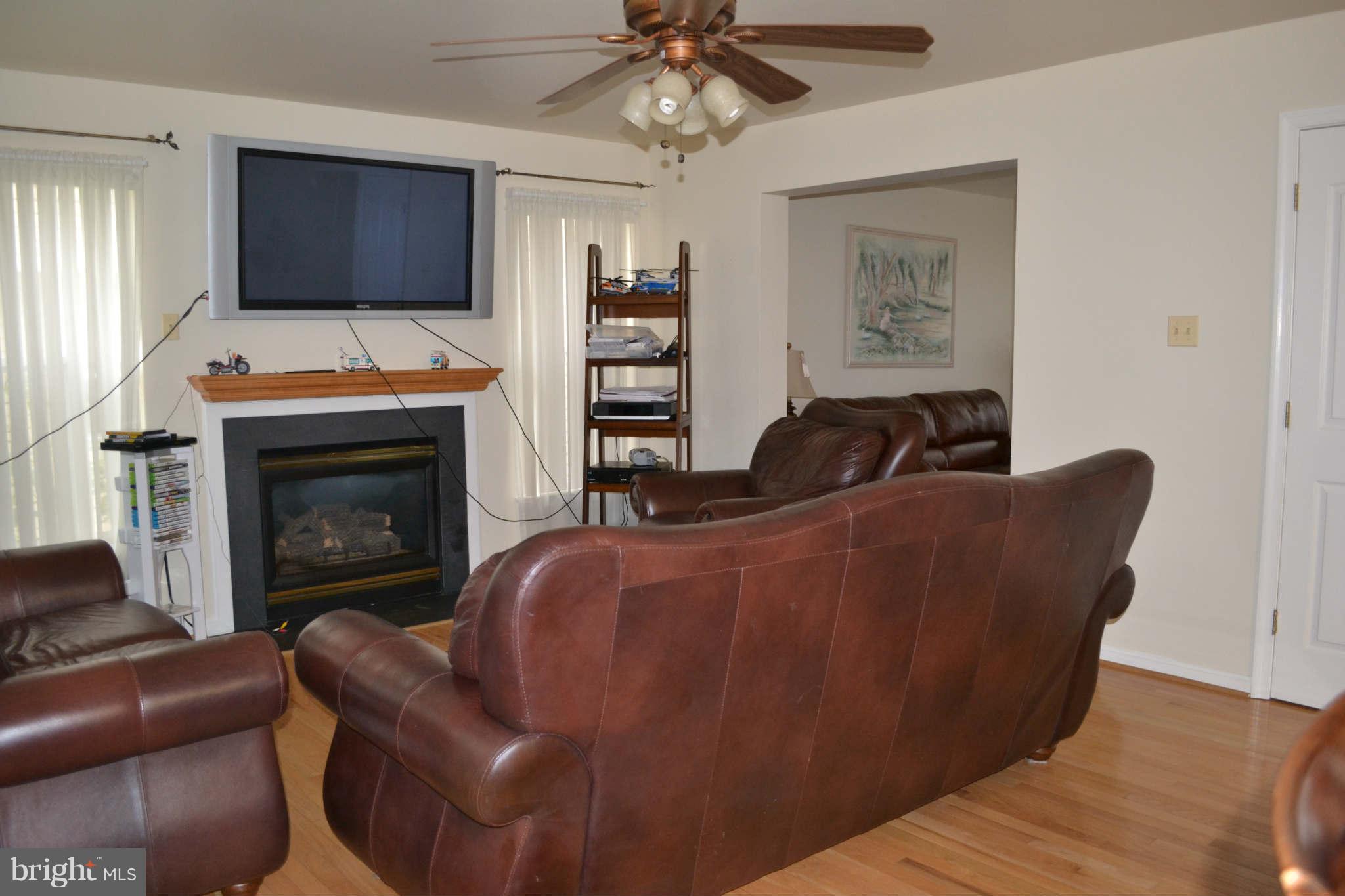 786 Sunny Chapel Road Odenton, MD 21113 - Photo 2 of 20 Family Room