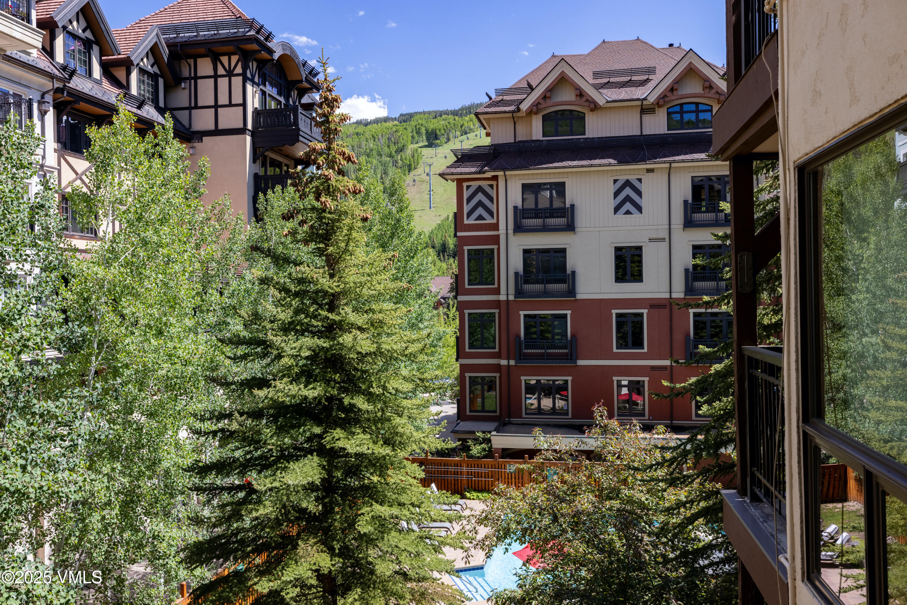 684 West Lionshead Circle, Unit 304 Vail, CO 81657 - Photo 15 of 26 2506_montaneros_304_view_a