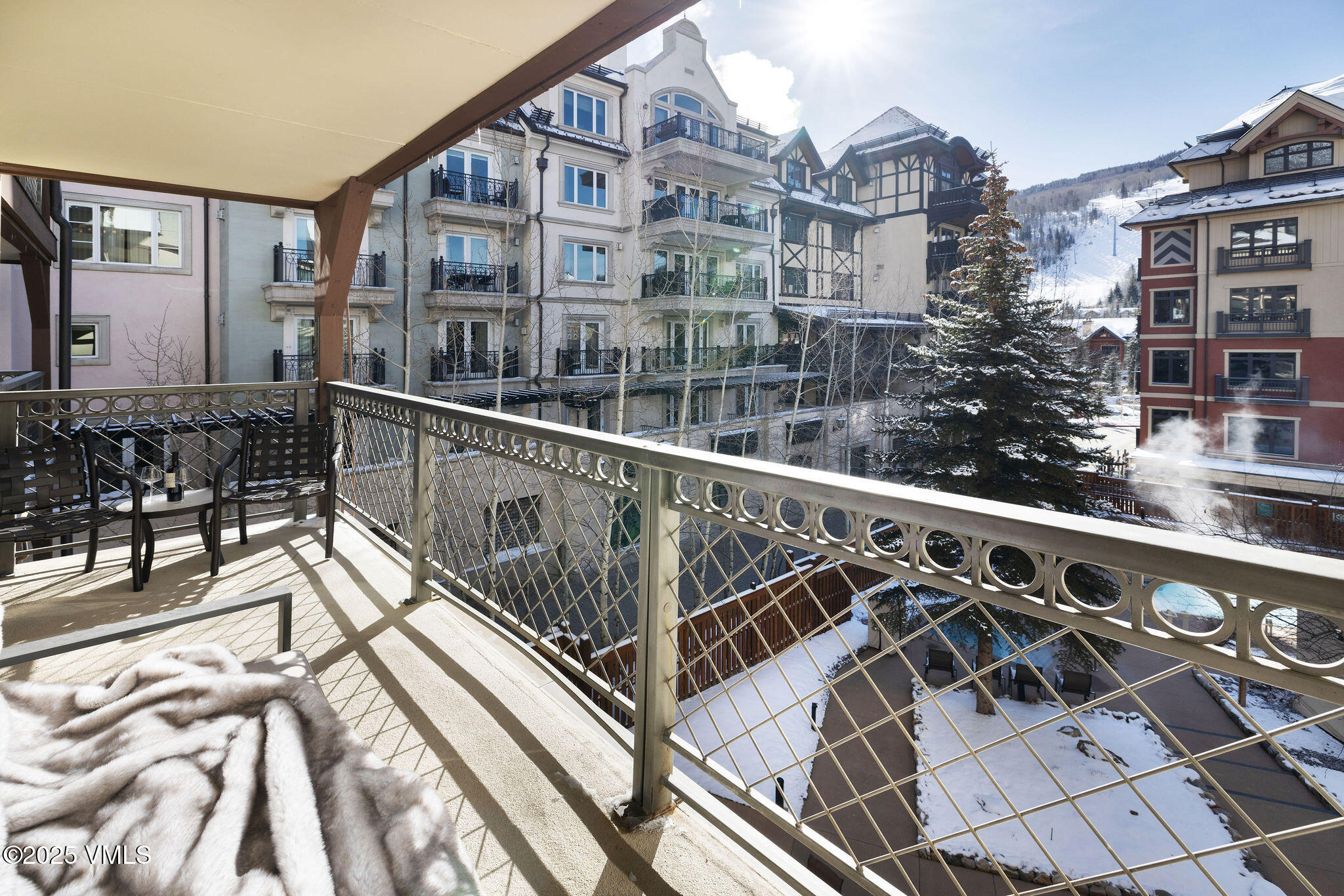 684 West Lionshead Circle, Unit 304 Vail, CO 81657 - Photo 19 of 26 montaneros_304_exterior_deck_b