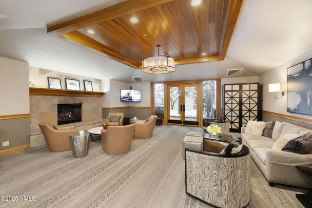 $3,495,000 | 684 West Lionshead Circle, Unit 304, Vail, CO 81657