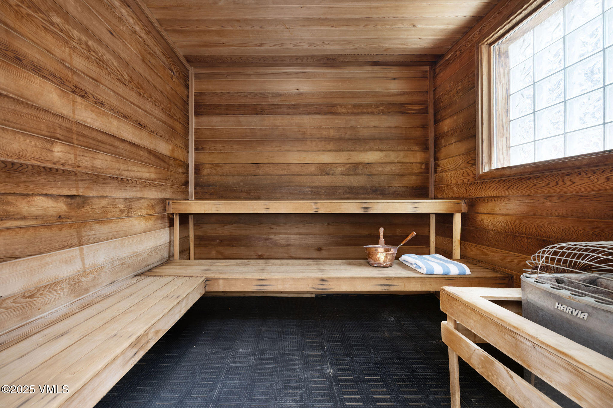 684 West Lionshead Circle, Unit 304 Vail, CO 81657 - Photo 23 of 26 2502_montaneros_ammenities_sauna