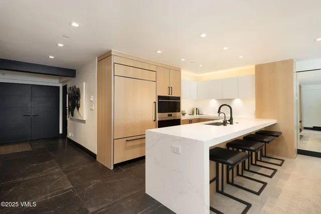 $3,495,000 | 684 West Lionshead Circle, Unit 304, Vail, CO 81657