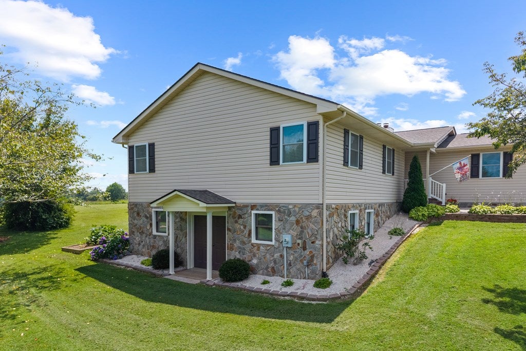 446 Wolfpen Ridge Road Galax, VA 24333 - Photo 8 of 100 Gallery Image 8