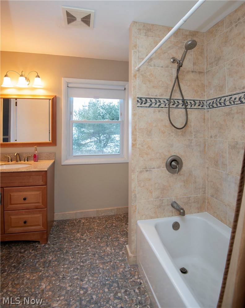 17640 Munn Road Chagrin Falls, OH 44023 - Photo 15 of 25 Gallery Image 15