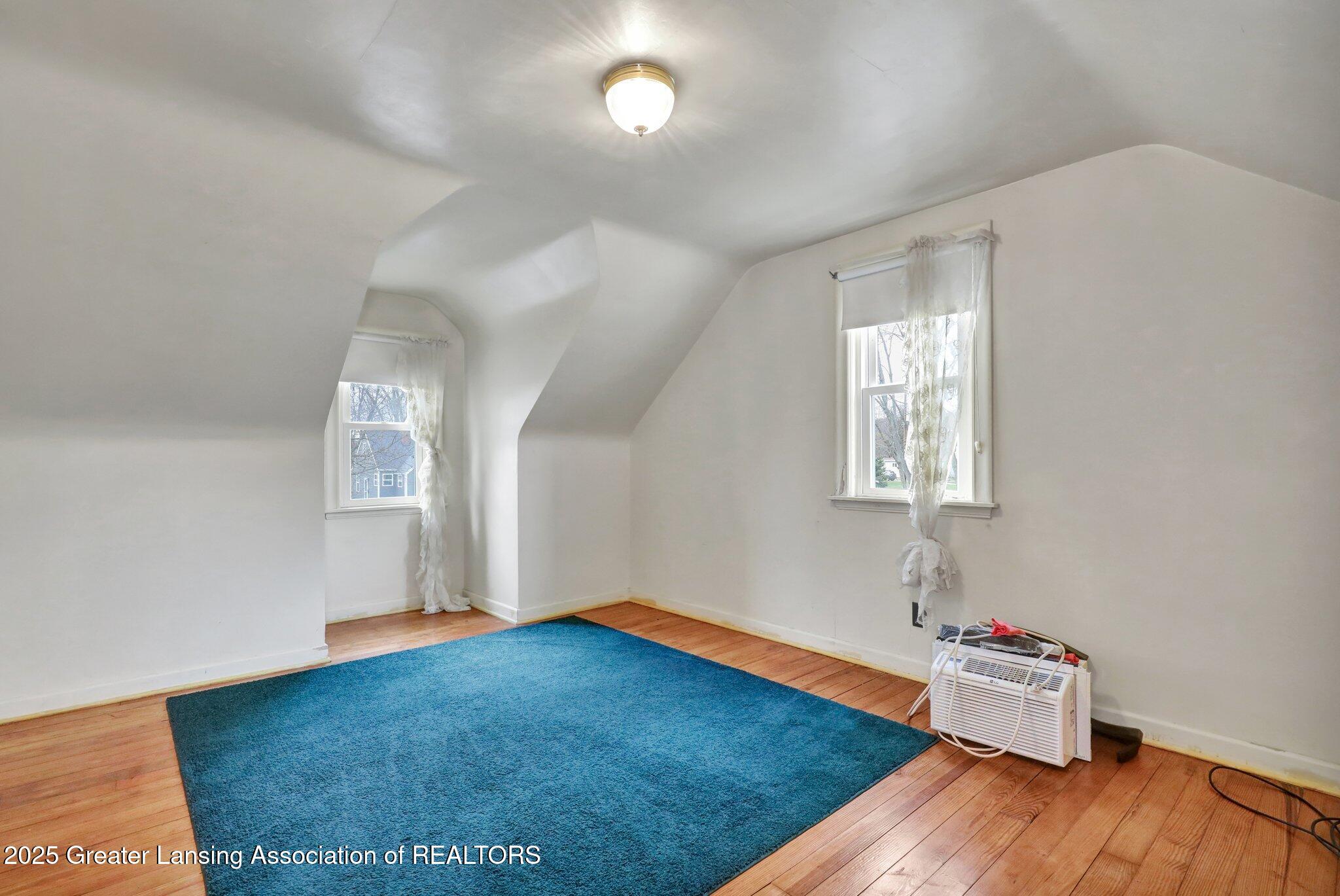918 Maycroft Road Lansing, MI 48917 - Photo 22 of 25 21-web-or-mls-Open Ended Media-21