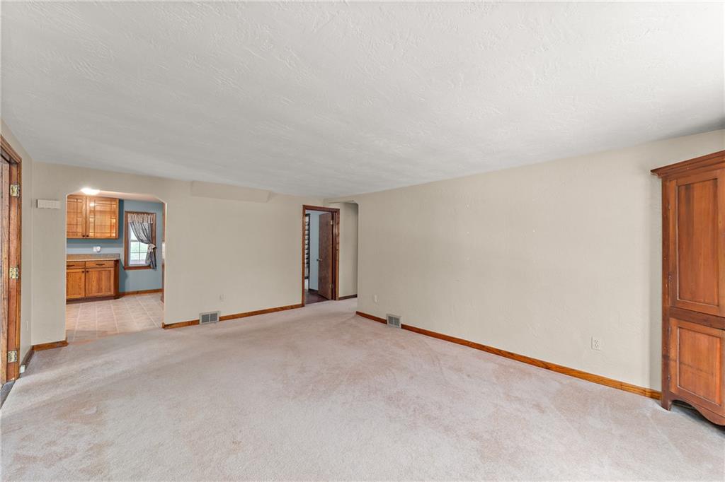 4792 Wexford Run Road Bradford Woods, PA 15015 - Photo 18 of 27 an empty room with closet