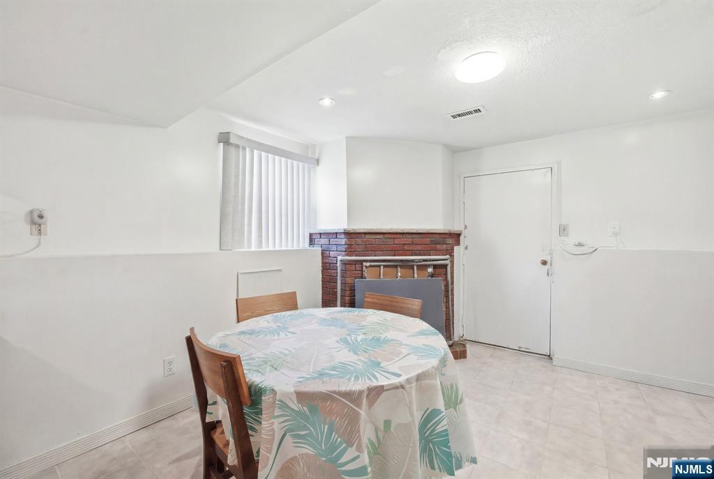 674 Berkeley Avenue Orange, NJ 07050 - Photo 22 of 30