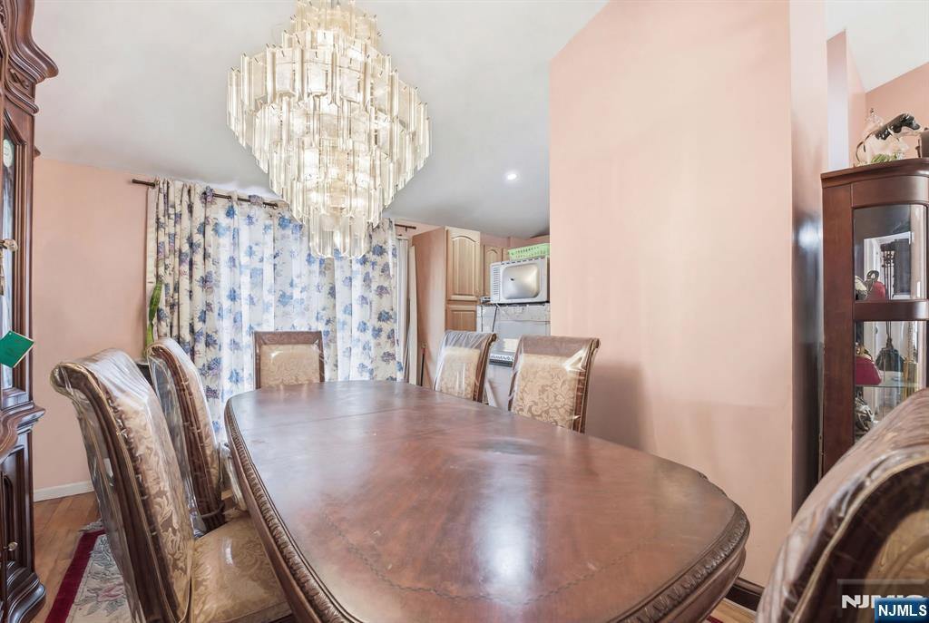 674 Berkeley Avenue Orange, NJ 07050 - Photo 5 of 30