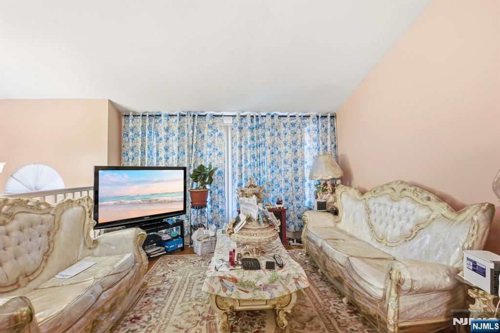 674 Berkeley Avenue Orange, NJ 07050 - Photo 7 of 30