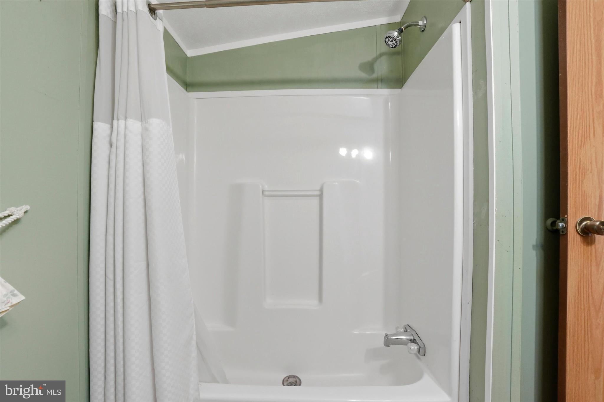 1446 Gibson Road, Unit T C36 Bensalem, PA 19020 - Photo 14 of 15 Bathroom