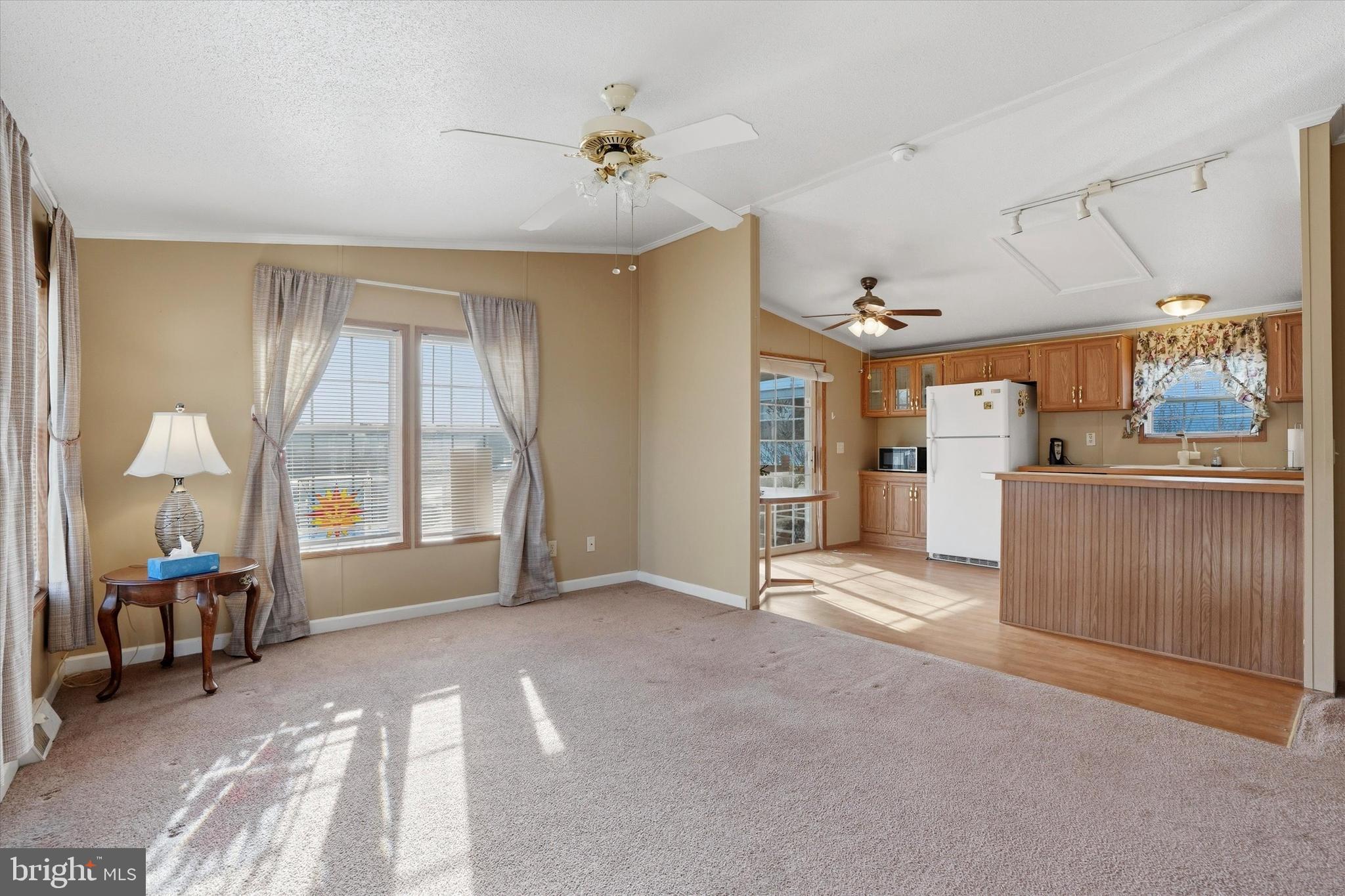 1446 Gibson Road, Unit T C36 Bensalem, PA 19020 - Photo 3 of 15 Livingroom