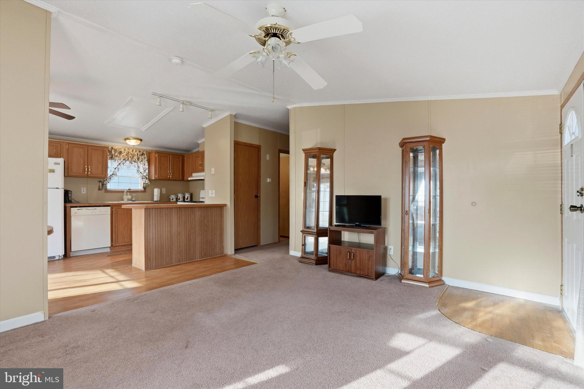 1446 Gibson Road, Unit T C36 Bensalem, PA 19020 - Photo 4 of 15 Livingroom