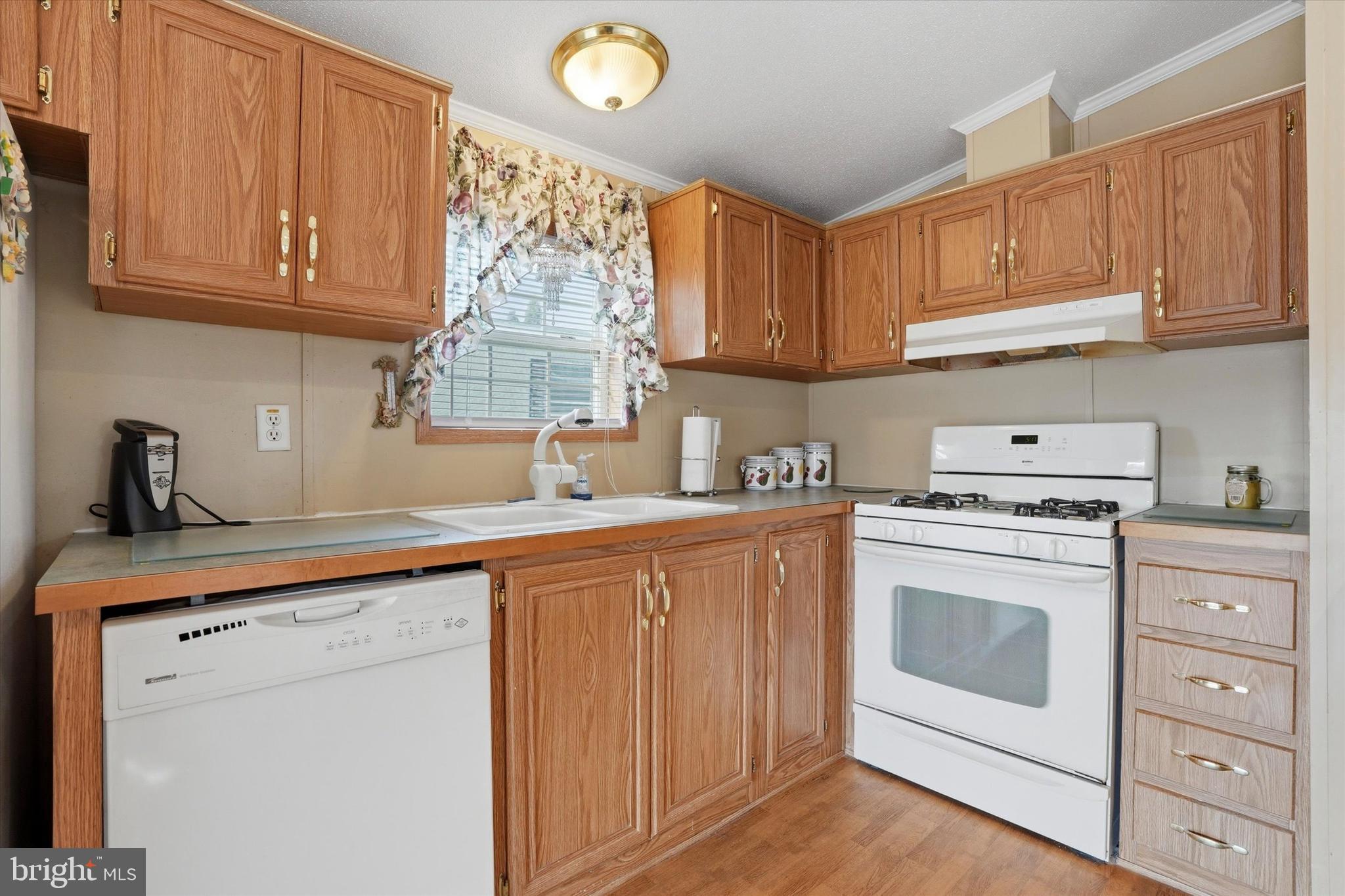 1446 Gibson Road, Unit T C36 Bensalem, PA 19020 - Photo 8 of 15 Kitchen