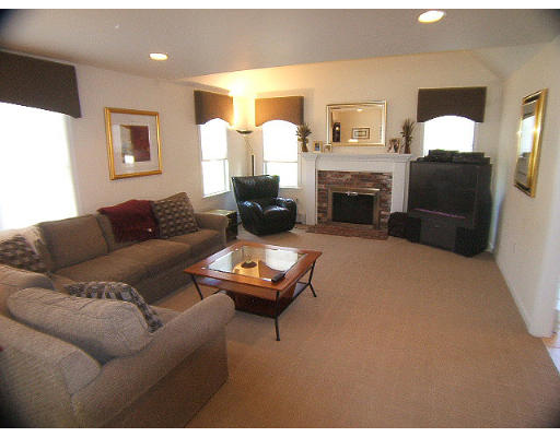 14 Amherst Road Shrewsbury, MA 01545 - Photo 2 of 6