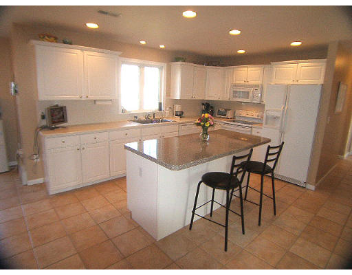 14 Amherst Road Shrewsbury, MA 01545 - Photo 5 of 6