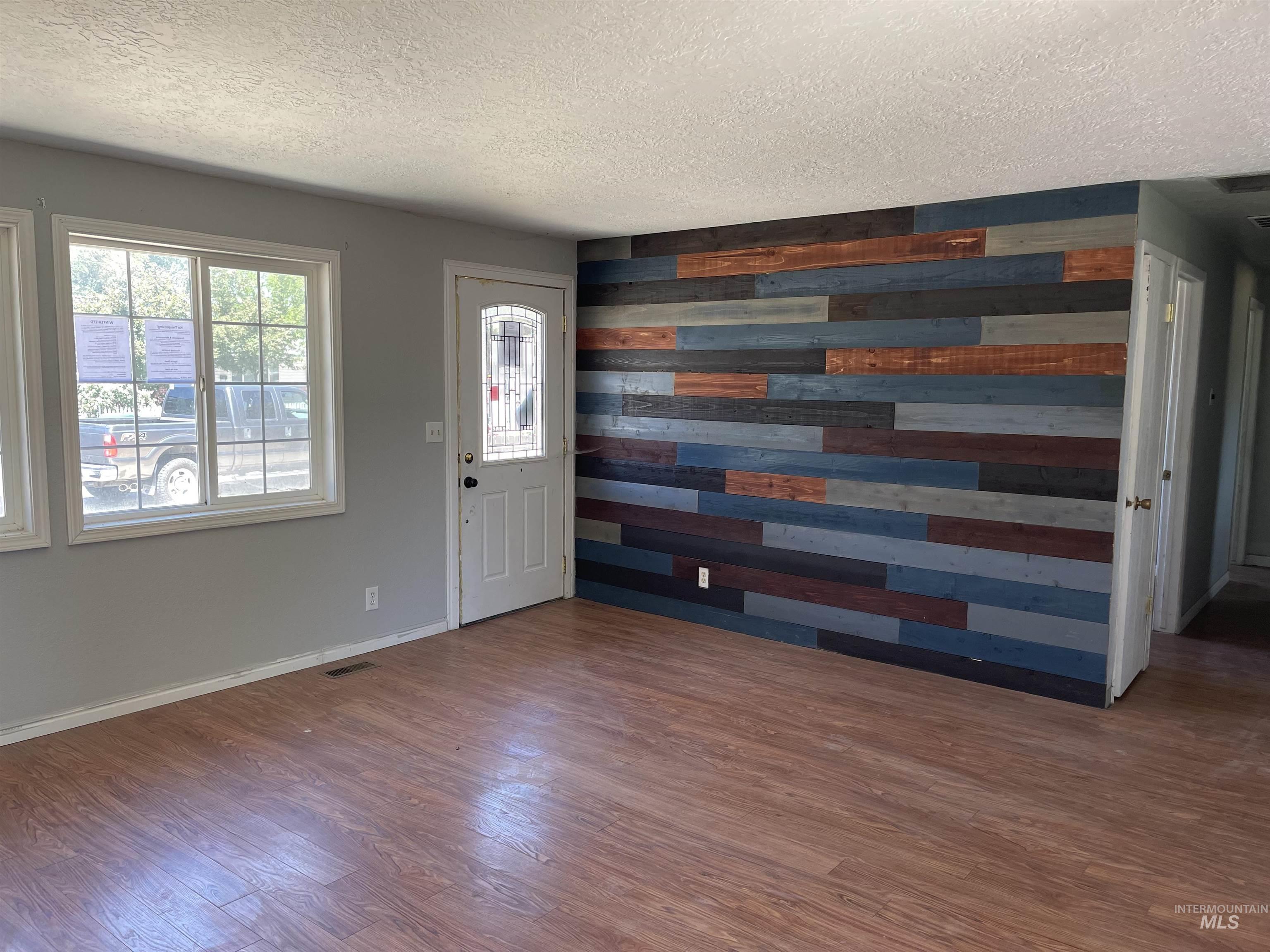 511 Chestnut Street Mountain Home, ID 83647 - Photo 3 of 13