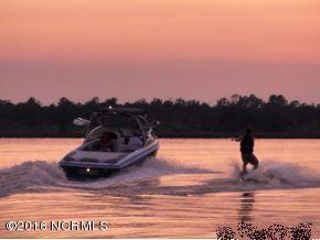 Lot 8 Creek Pointe Road New Bern, NC 28560 - Photo 9 of 13 boat Skier