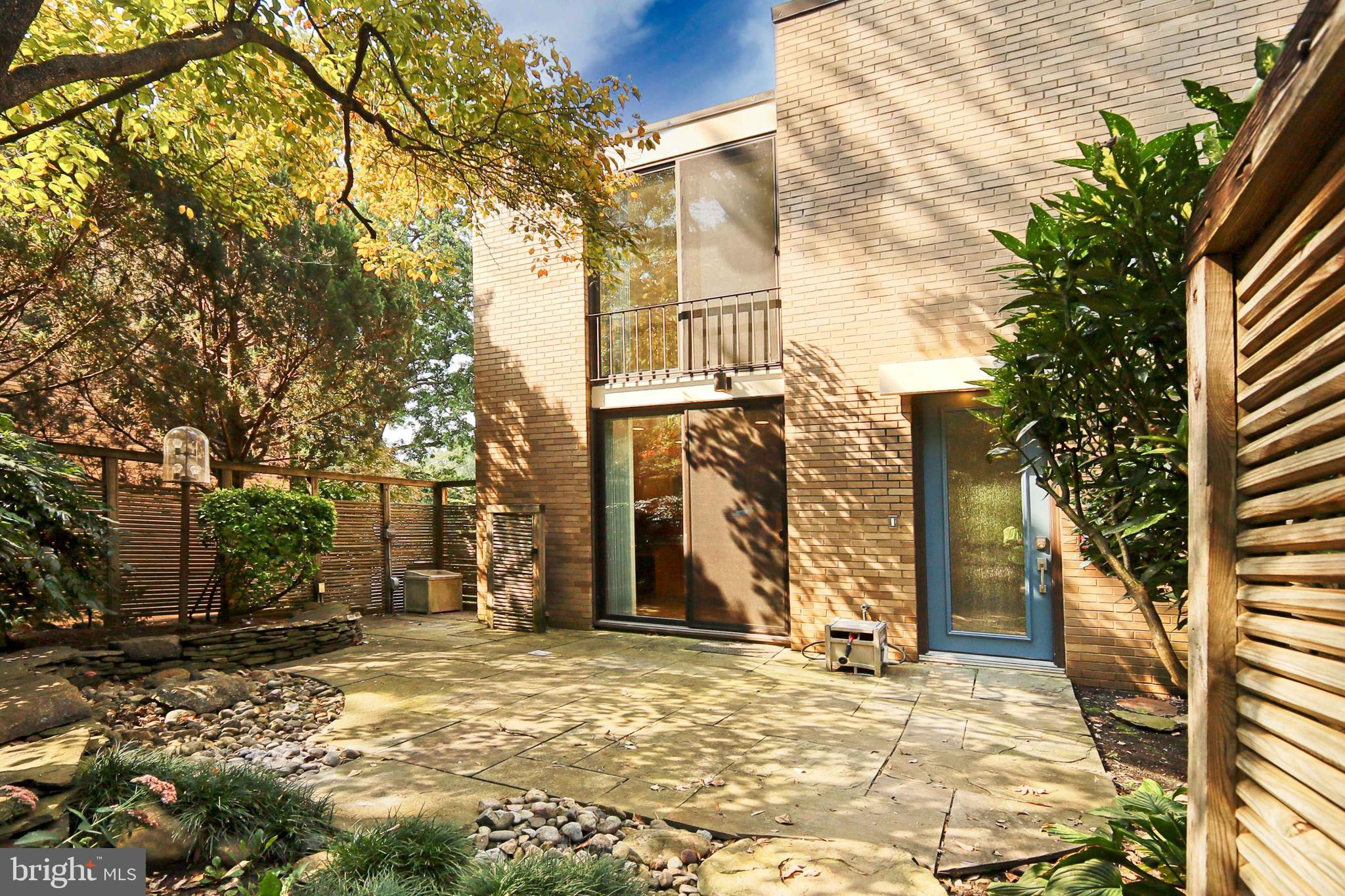 1682 Chimney House Road Reston, VA 20190 - Photo 1 of 56 Gallery Image 1