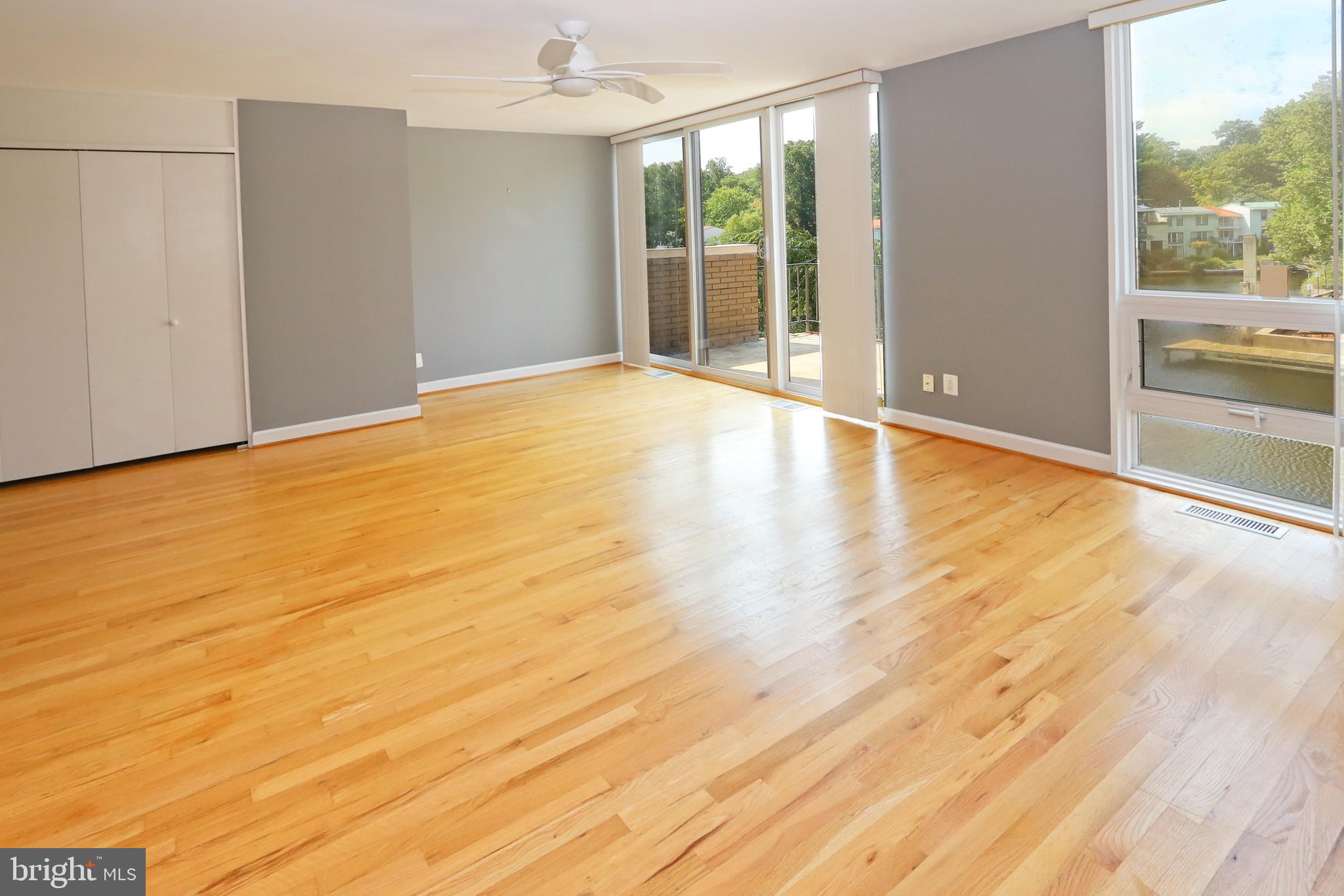 1682 Chimney House Road Reston, VA 20190 - Photo 19 of 56 Primary suite includes a ceiling fan