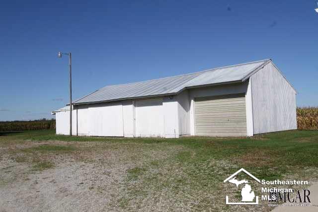 11245 Palmer Road Maybee, MI 48159 - Photo 8 of 23 21380102-7.JPG