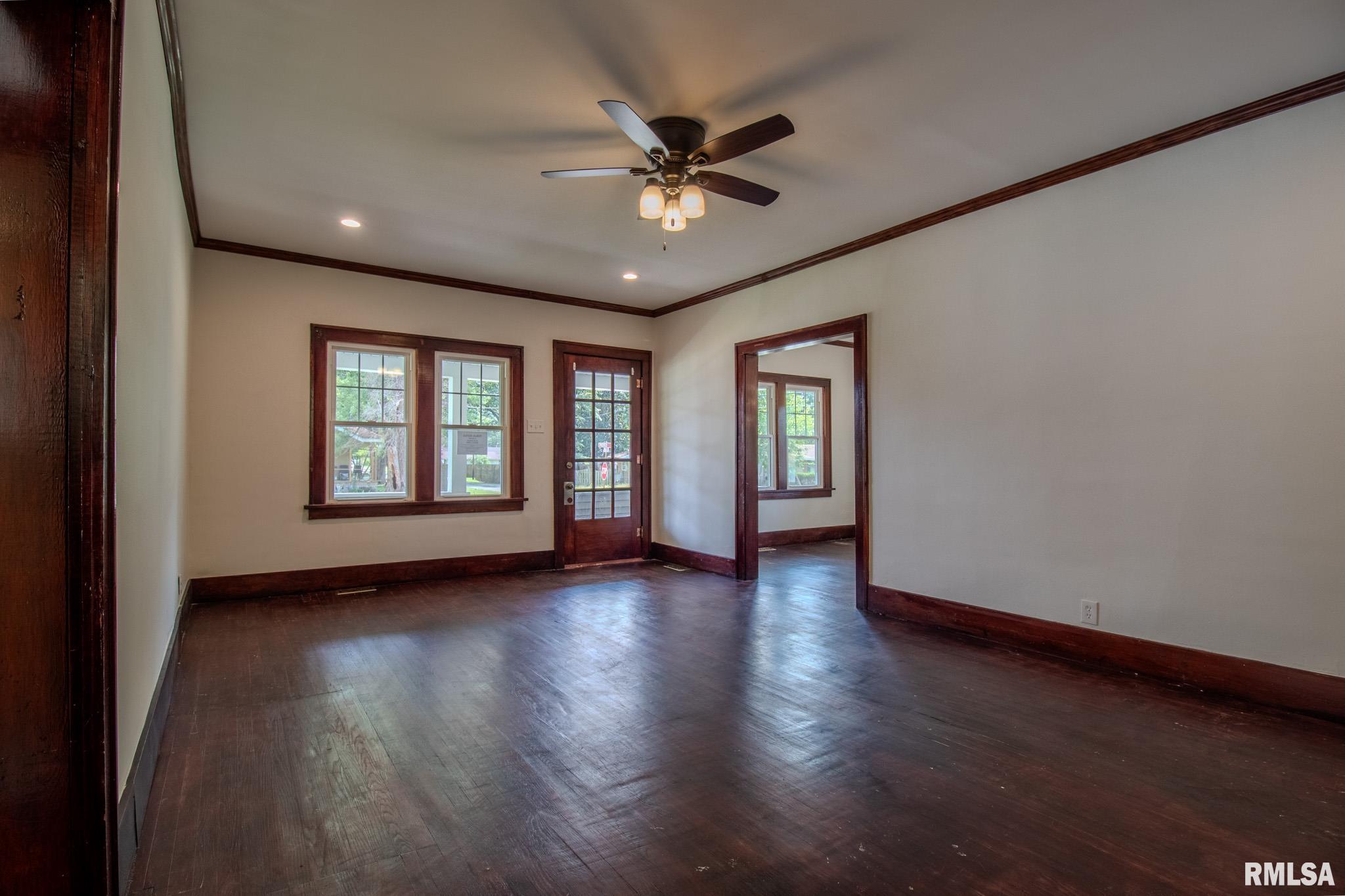 411 West Reed Street Benton, IL 62812 - Photo 12 of 46