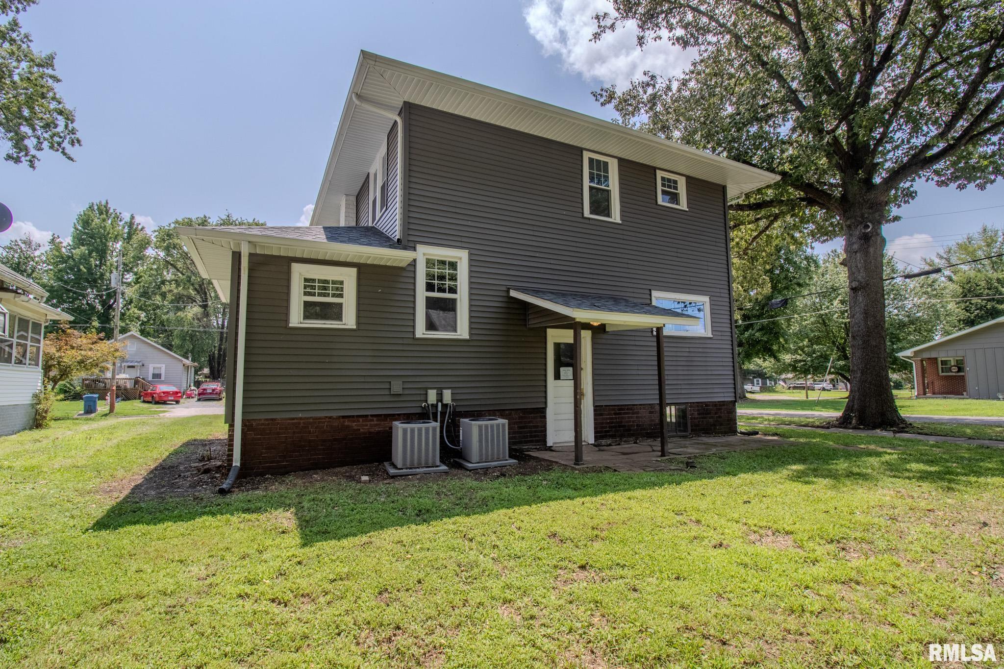 411 West Reed Street Benton, IL 62812 - Photo 5 of 46