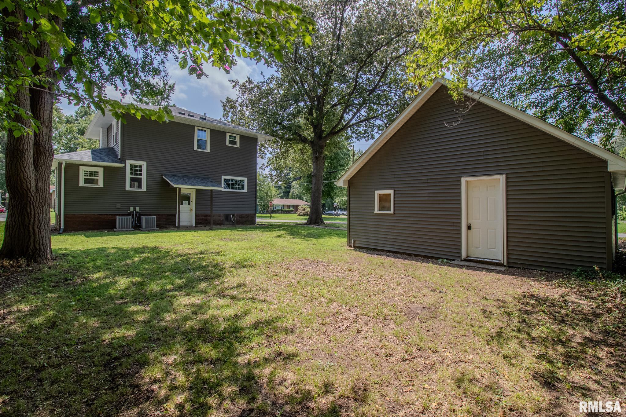 411 West Reed Street Benton, IL 62812 - Photo 7 of 46