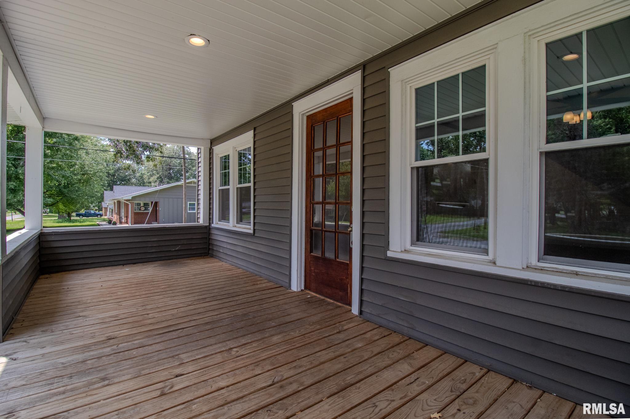411 West Reed Street Benton, IL 62812 - Photo 9 of 46