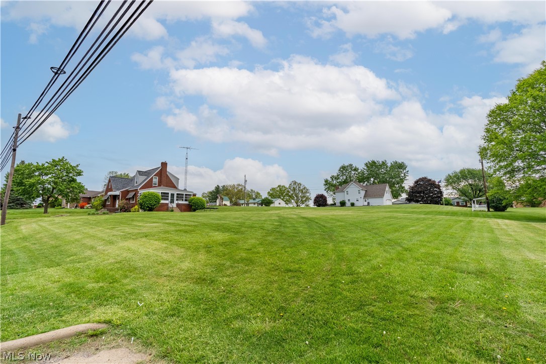 818 Canton Road Northwest Carrollton, OH 44615 - Photo 3 of 38
