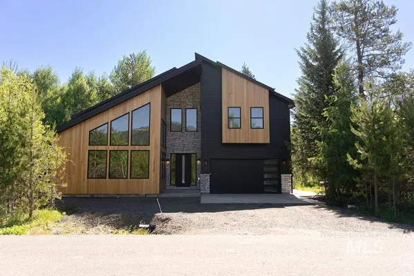 $1,125,000 | 13120 Crane Shore Drive, Donnelly, ID 83615