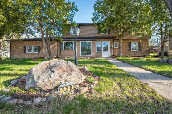 $415,000 | 328 South Redwood Drive, Mankato, MN 56001