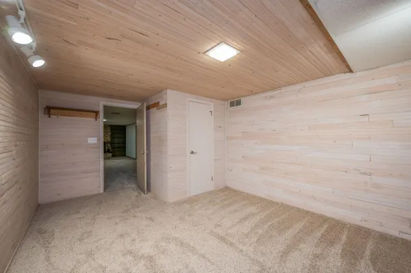 $415,000 | 328 South Redwood Drive, Mankato, MN 56001