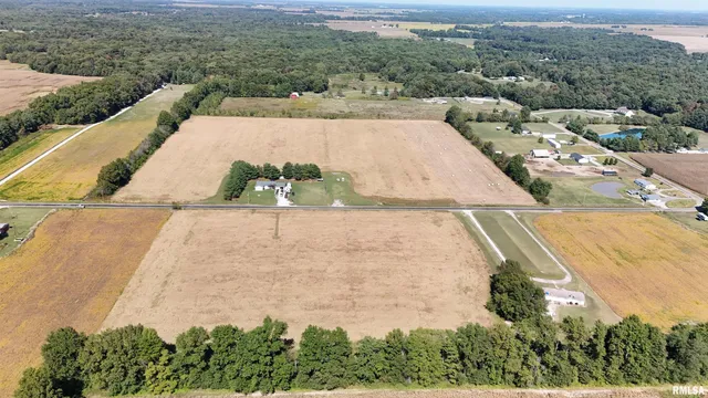 $47,000 | 1682 E Coon Creek Lane, Flora, IL 62839