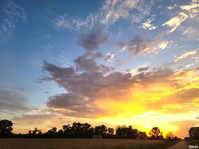 $47,000 | 1682 E Coon Creek Lane, Flora, IL 62839