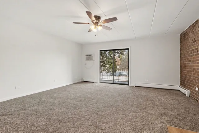 $154,900 | 228 East Bailey Road, Unit F, Naperville, IL 60565