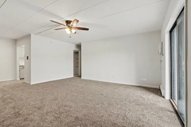 $154,900 | 228 East Bailey Road, Unit F, Naperville, IL 60565