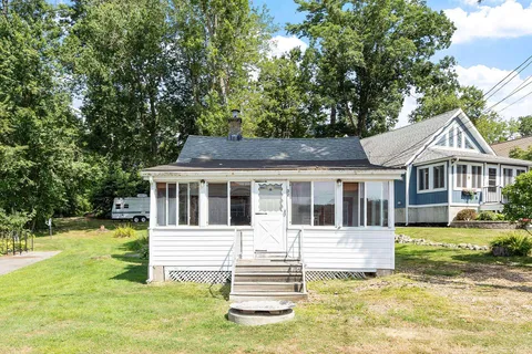 $329,000 | 32 Ells Road, Hampstead, NH 03841