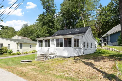 $329,000 | 32 Ells Road, Hampstead, NH 03841